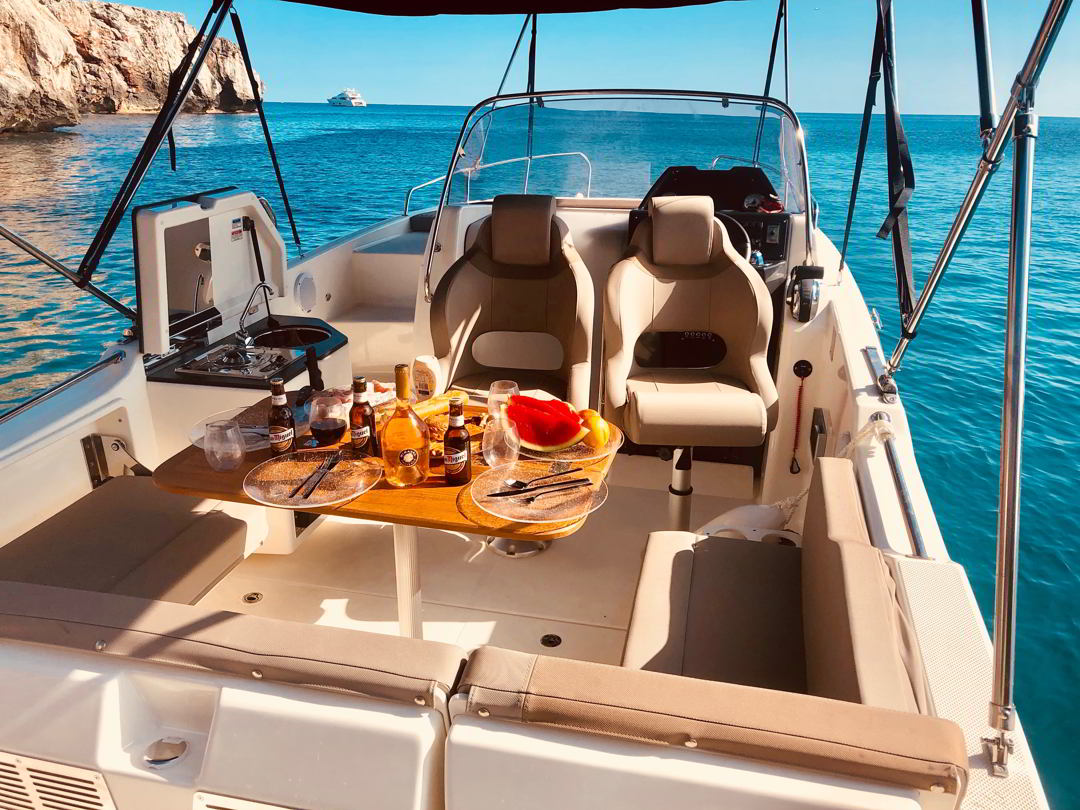 Quicksilver_755-Mosquito-Menorca-Rent_boat_Yacht_Rental_Yacht (8) Quicksilver_755-Mosquito-Menorca-Rent_boat_Yacht_location_Yachts